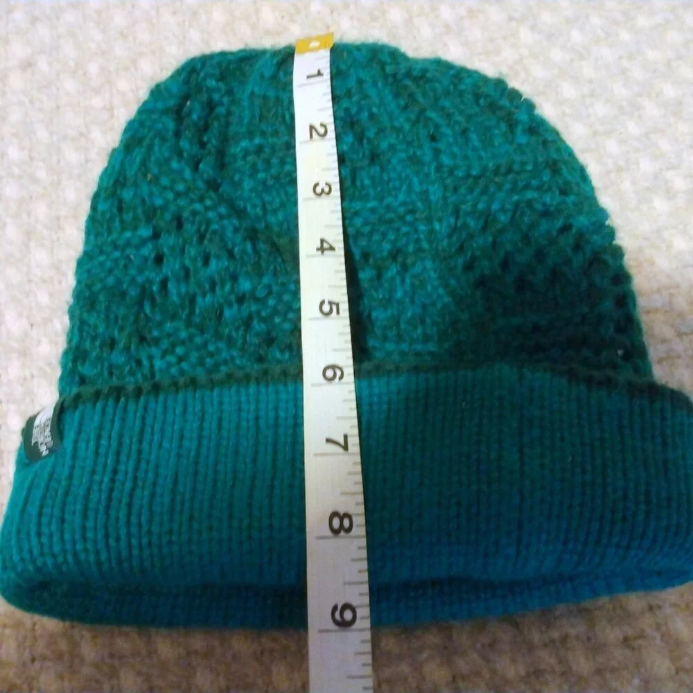The North Face Forest Green Ribbed Beanie Hat Gorpcore Hiking Winter Essential